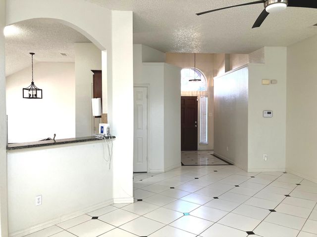 6006 Team Court, Arlington, TX 76018