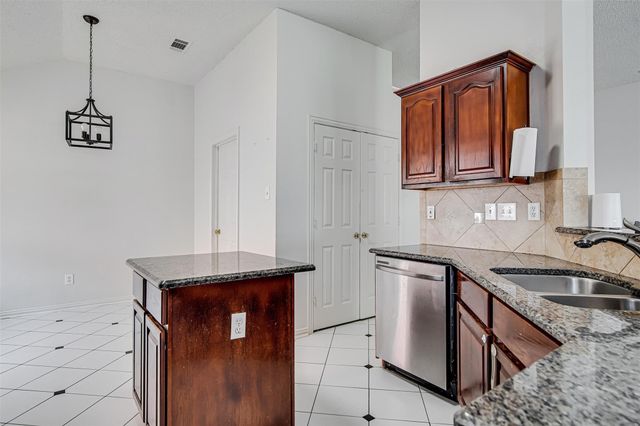 6006 Team Court, Arlington, TX 76018