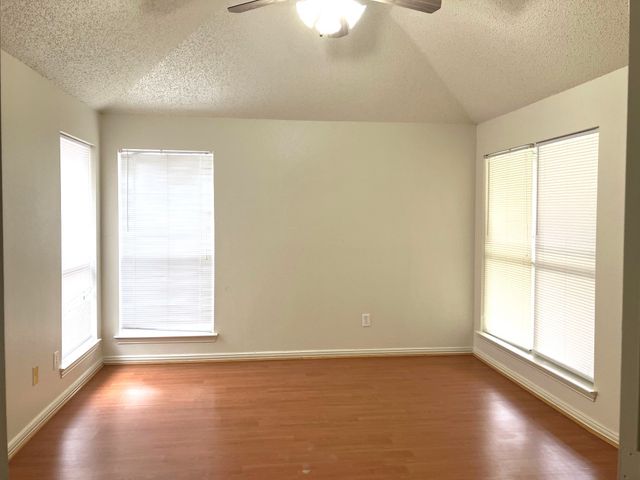 6006 Team Court, Arlington, TX 76018