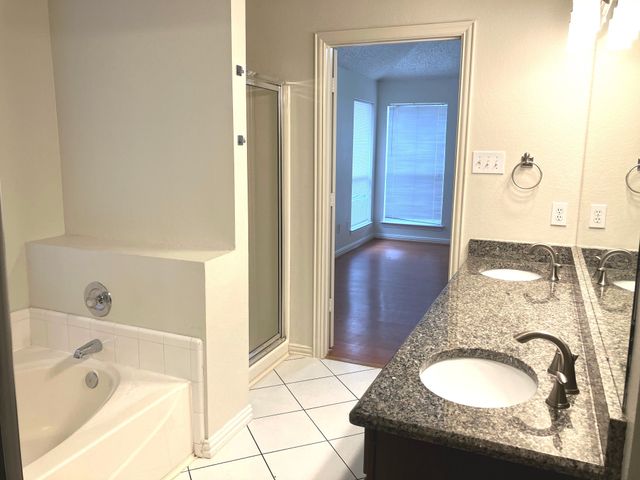 6006 Team Court, Arlington, TX 76018