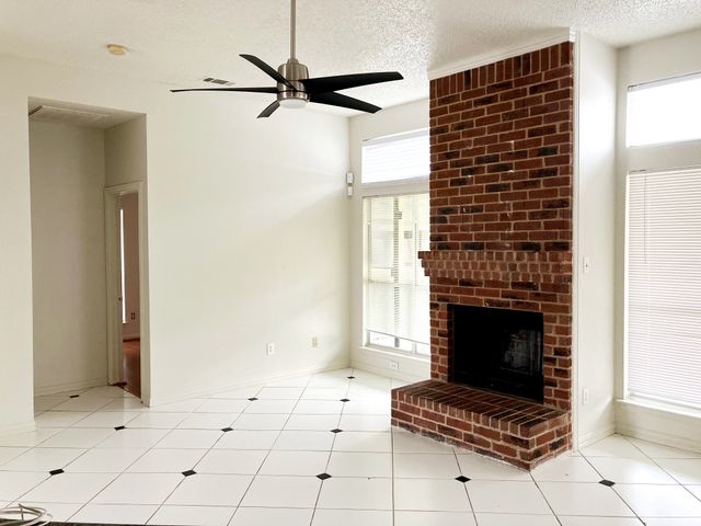 6006 Team Court, Arlington, TX 76018