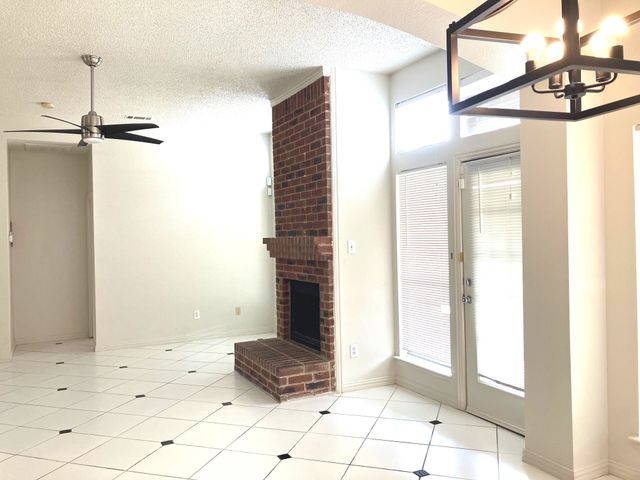 6006 Team Court, Arlington, TX 76018