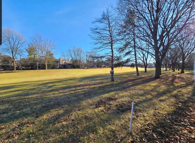 755 Golf Lane 755A, Lake Barrington, IL 60010