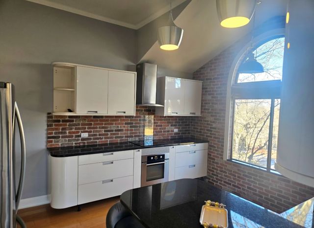 755 Golf Lane 755A, Lake Barrington, IL 60010