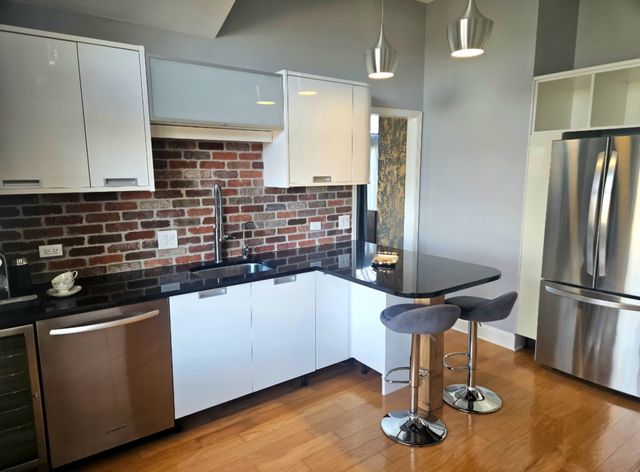 755 Golf Lane 755A, Lake Barrington, IL 60010