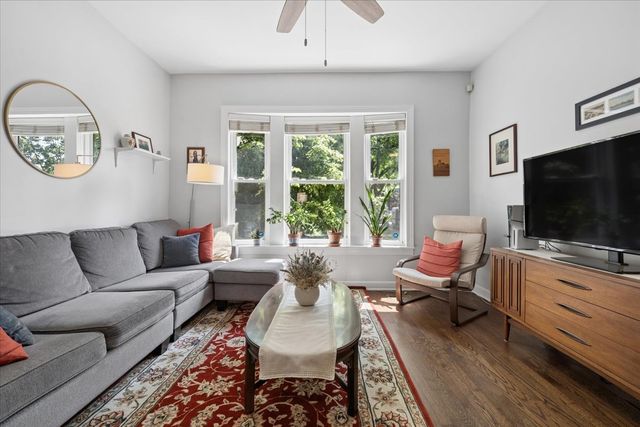 2924 W Berteau Avenue 1, Chicago, IL 60618