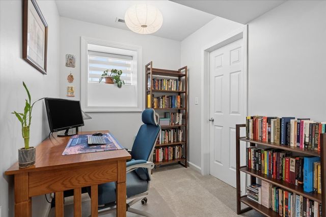 2924 W Berteau Avenue 1, Chicago, IL 60618