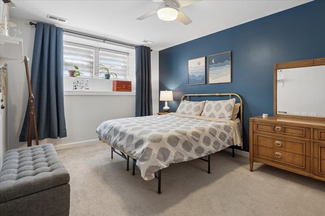 2924 W Berteau Avenue 1, Chicago, IL 60618