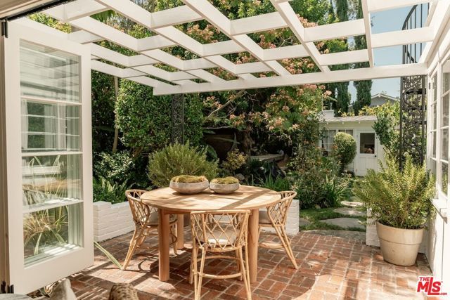 12229 Dunoon Lane, Los Angeles, CA 90049