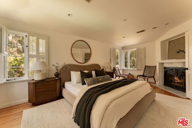 12229 Dunoon Lane, Los Angeles, CA 90049