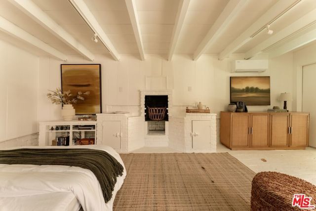 12229 Dunoon Lane, Los Angeles, CA 90049