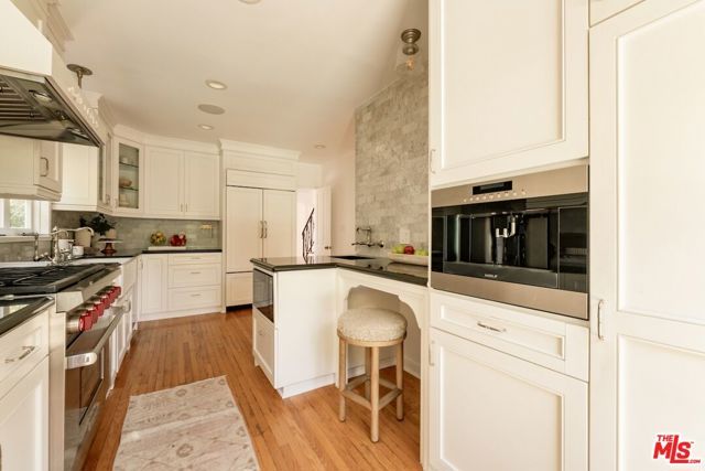 12229 Dunoon Lane, Los Angeles, CA 90049
