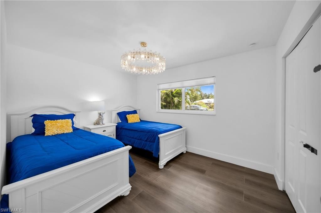 Image 15 of property listing at 127 SE 43rd LN, Cape Coral, FL 33904