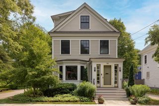 54 Lincoln Avenue, Portsmouth, NH 03801