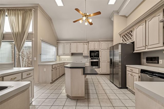 2043 Park Grand Road, Houston, TX 77062