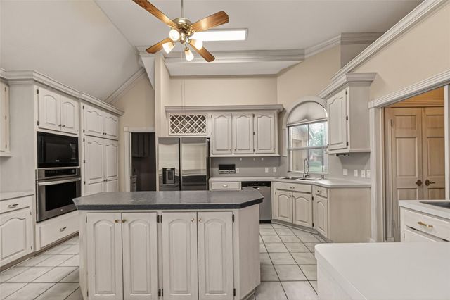 2043 Park Grand Road, Houston, TX 77062