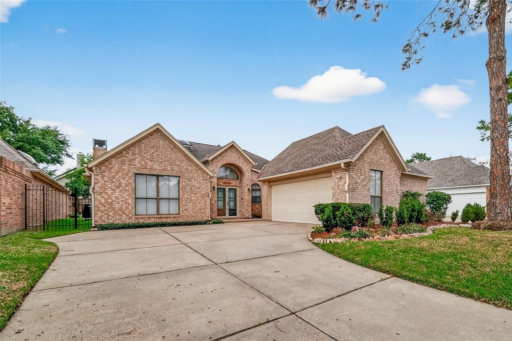 2043 Park Grand Road, Houston, TX 77062