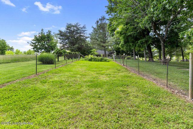 240 Henry Veech Rd, Finchville, KY 40022