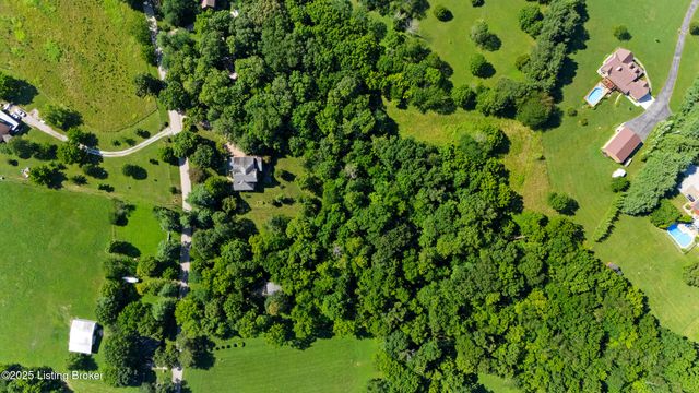 240 Henry Veech Rd, Finchville, KY 40022