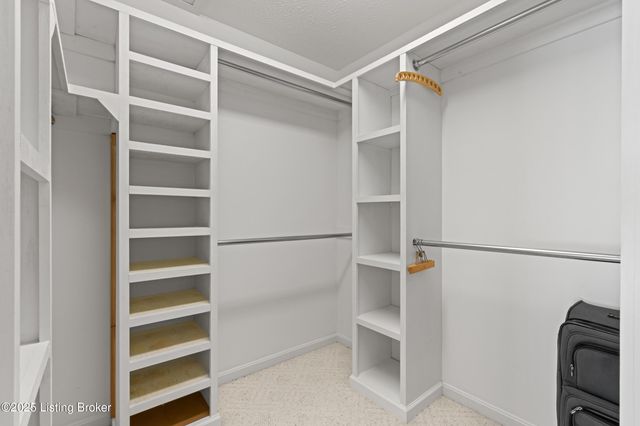 240 Henry Veech Rd, Finchville, KY 40022