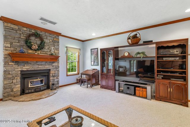 240 Henry Veech Rd, Finchville, KY 40022