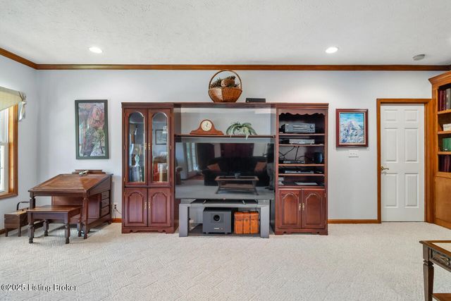 240 Henry Veech Rd, Finchville, KY 40022