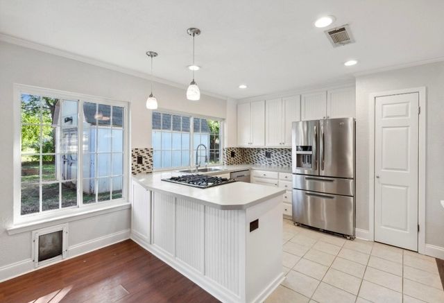 409 Wallace Drive, Crowley, TX 76036