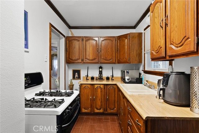 17806 Erwin St, Encino (los Angeles), CA 91316