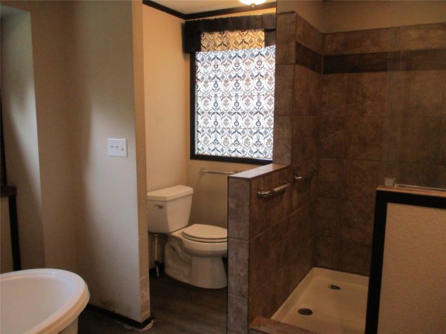 260 Rs County Road 3231, Emory, TX 75440