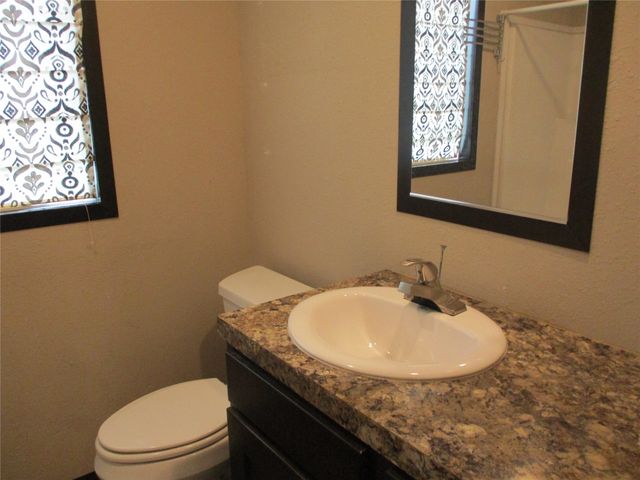 260 Rs County Road 3231, Emory, TX 75440