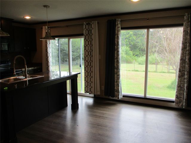 260 Rs County Road 3231, Emory, TX 75440
