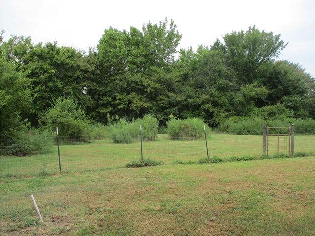 260 Rs County Road 3231, Emory, TX 75440
