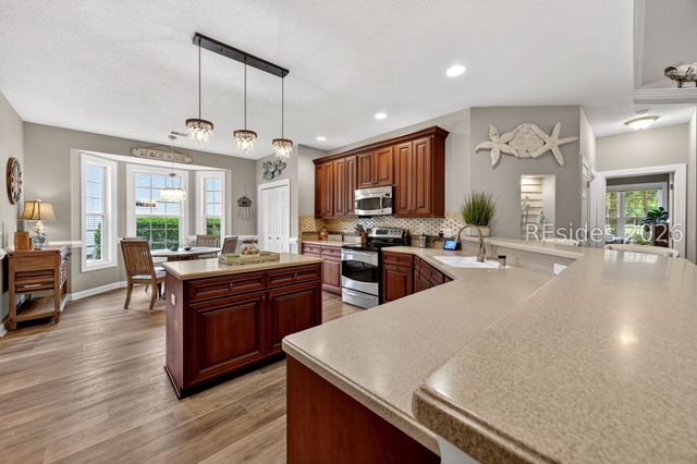 19 Eagle Pointe Cir, Okatie, SC 29909