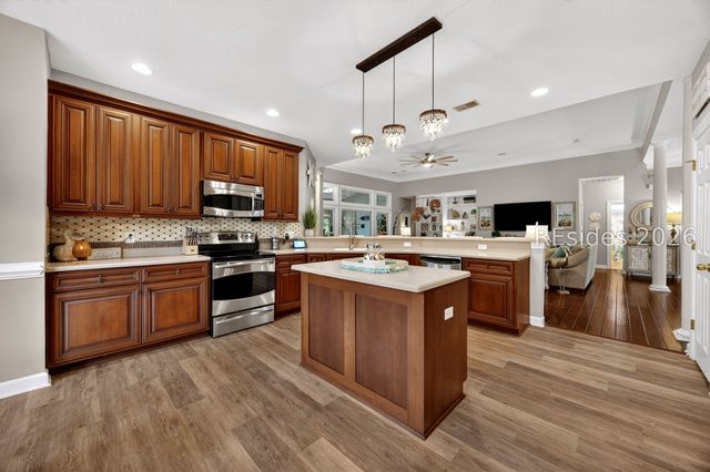 19 Eagle Pointe Cir, Okatie, SC 29909