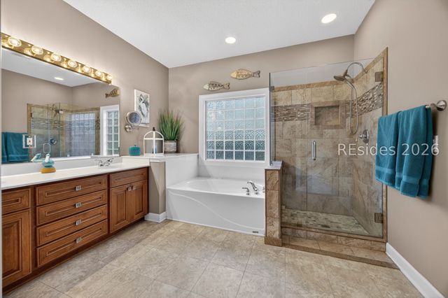 19 Eagle Pointe Cir, Okatie, SC 29909