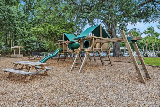 19 Eagle Pointe Cir, Okatie, SC 29909