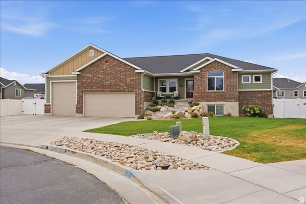 2611 W 1850 S, West Haven, UT 84401