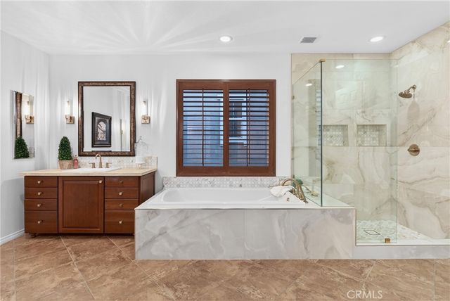 22505 Breakwater, Saugus, CA 91350