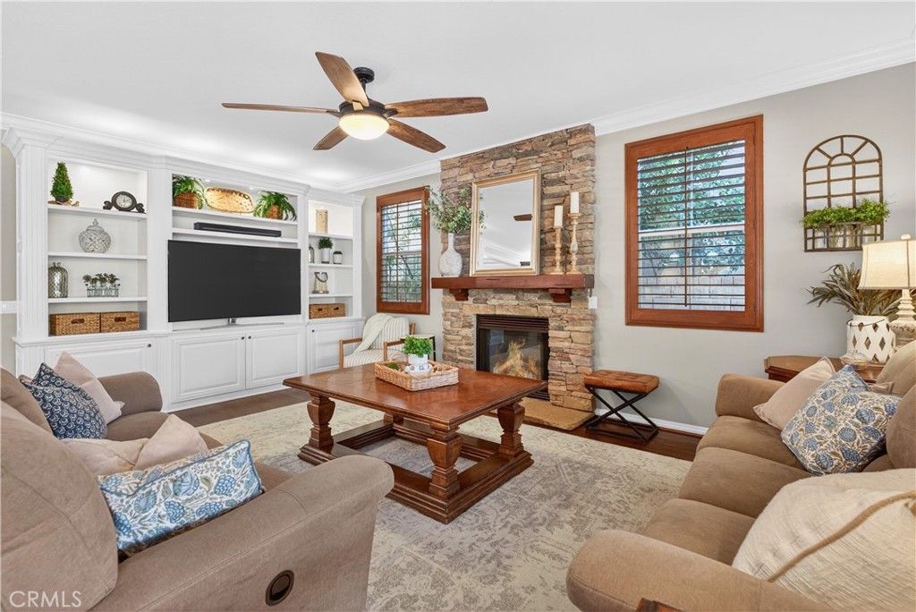 Image 12 of property listing at 22505 Breakwater, Saugus, CA 91350