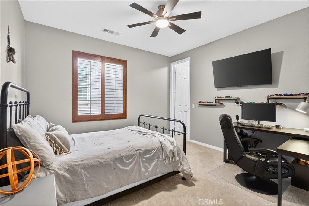 Image 39 of property listing at 22505 Breakwater, Saugus, CA 91350