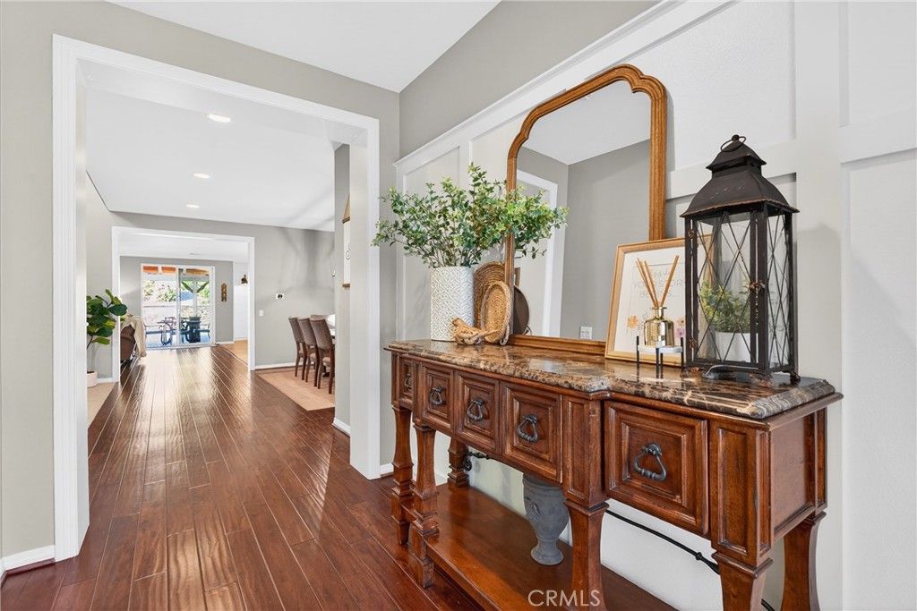 Image 4 of property listing at 22505 Breakwater, Saugus, CA 91350