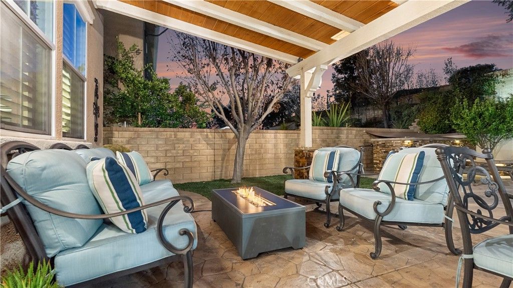 Image 45 of property listing at 22505 Breakwater, Saugus, CA 91350