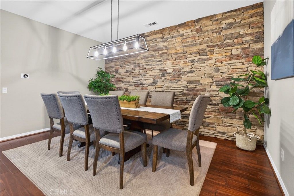 Image 7 of property listing at 22505 Breakwater, Saugus, CA 91350