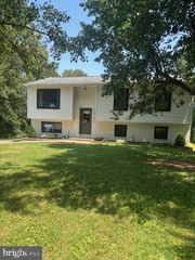 16395 BRUCE MOUNTAIN DR, Reva, VA 22735