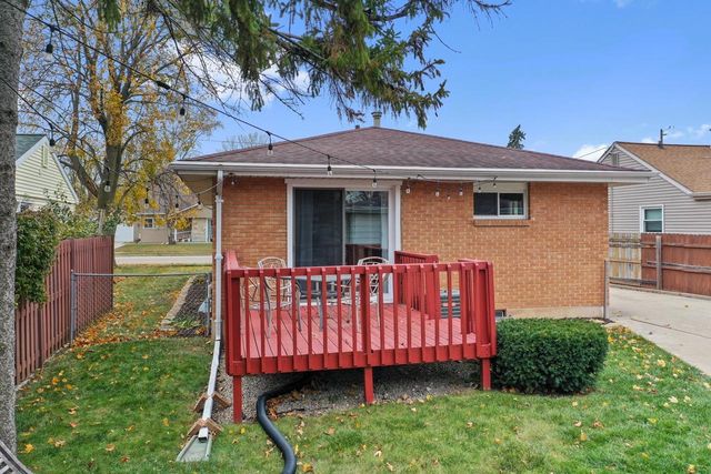 1644 WISCONSIN STREET, Oshkosh, WI 54901