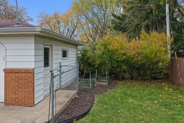 1644 WISCONSIN STREET, Oshkosh, WI 54901