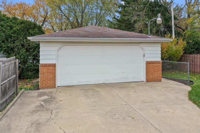 1644 WISCONSIN STREET, Oshkosh, WI 54901