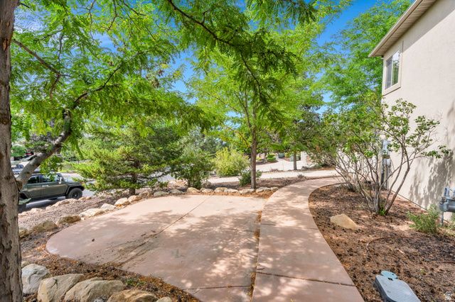 373 E ALEXANDER DR, Elk Ridge, UT 84651