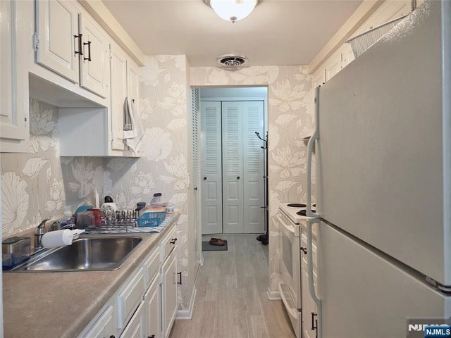 150 County Road 29, Tenafly, NJ 07670