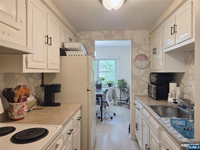 150 County Road 29, Tenafly, NJ 07670